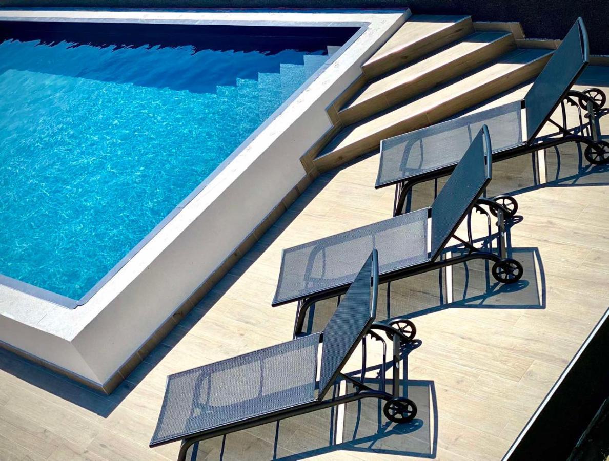 بالاتوليلّي Lelle Sun And Pool Apartments المظهر الخارجي الصورة